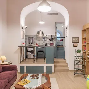 monti-artistic-flat.it-romehotels.com/
